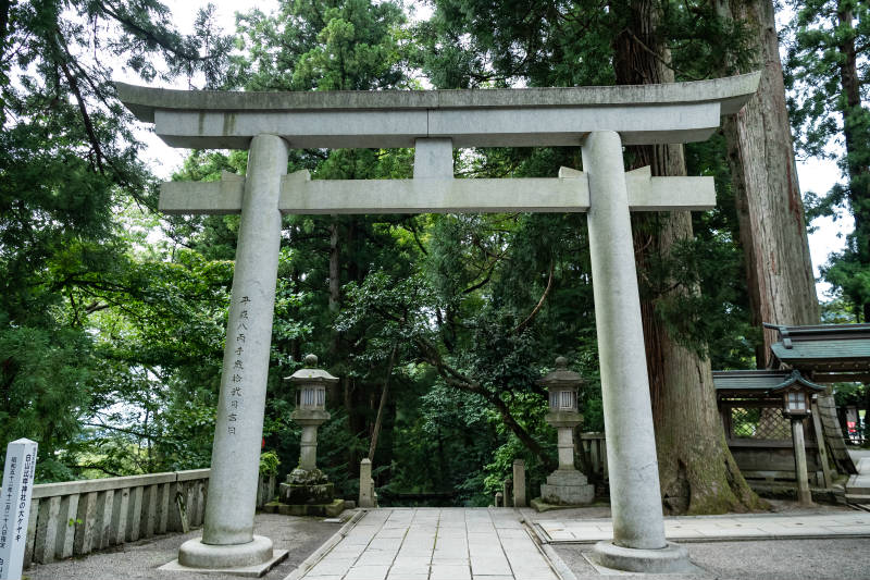 白山比咩神社